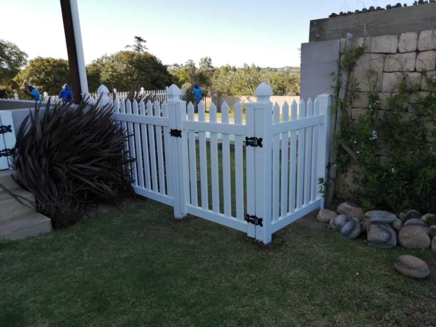 absolut-fencing-pvc-gates-and-doors