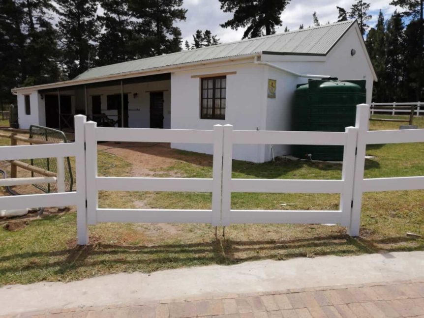 absolut-fencing-pvc-gates-doors