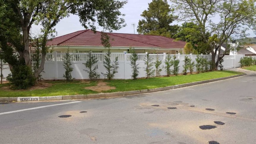 absolut-fencing-standard-semi-private