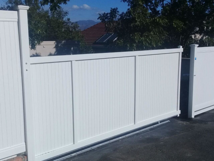 custom-products-absolut-fencing-pvc-gates-and-doors