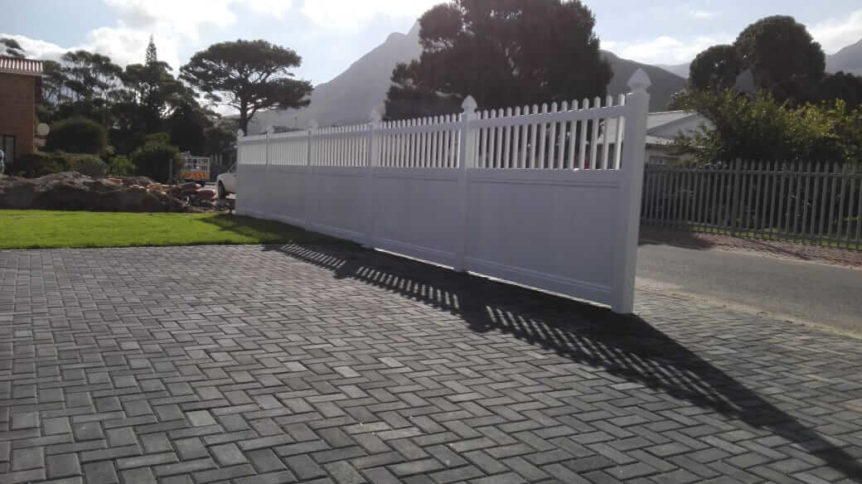 semi-private-fence-absolut-fencing